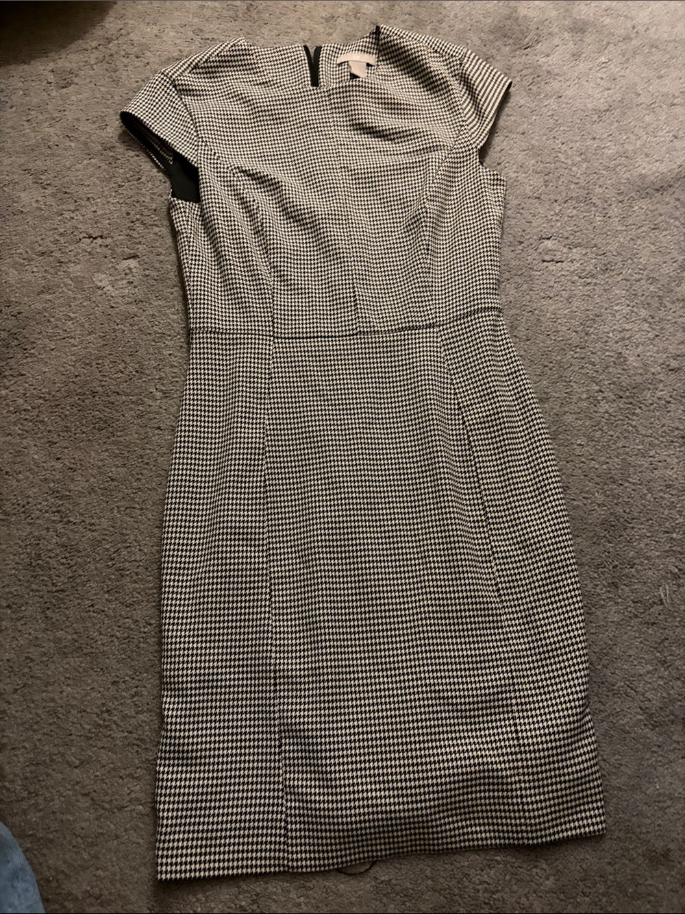H&M Black and White Houndstooth Midi Sheath Dress